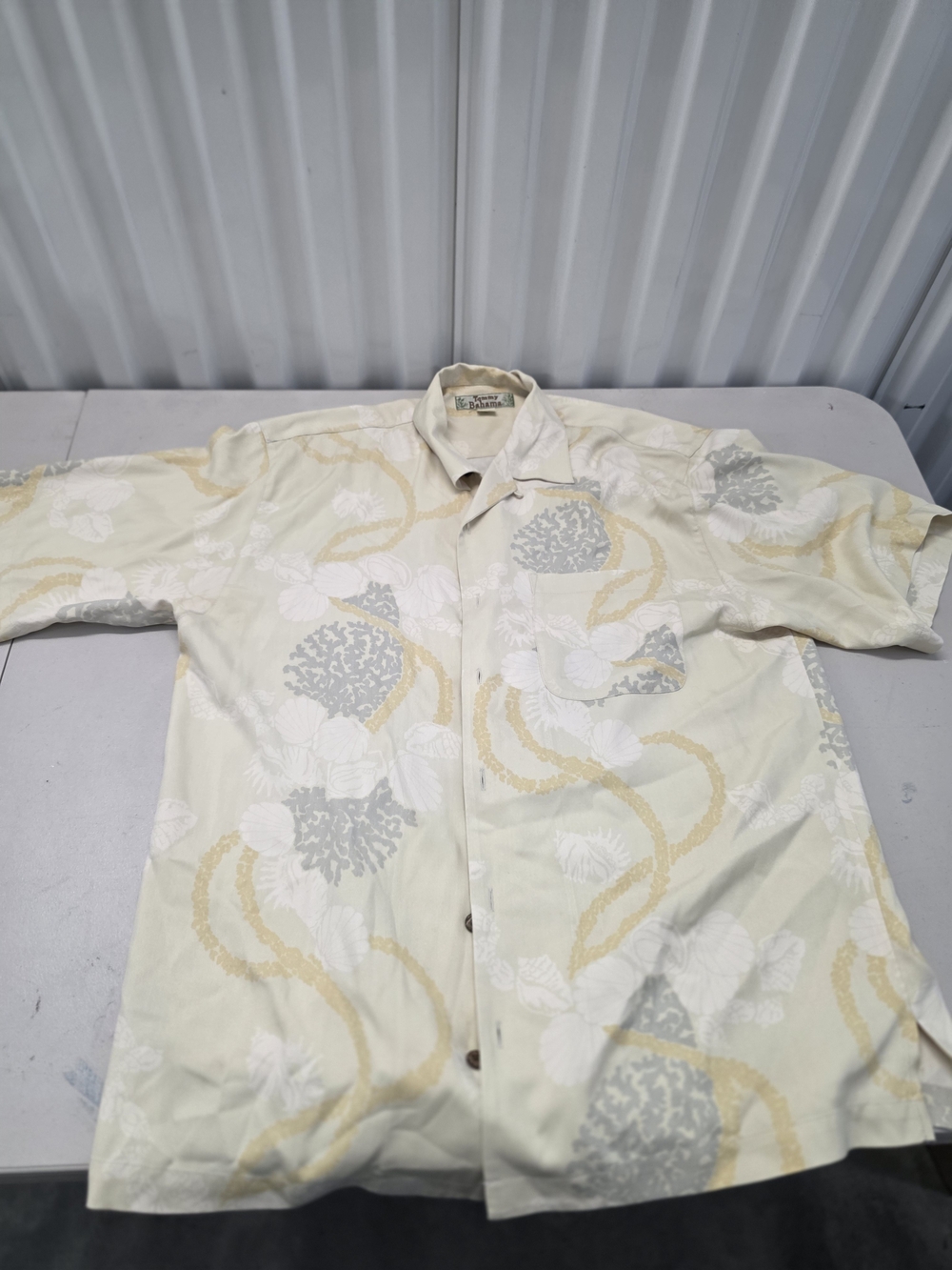 Tommy Bahama Silk Hawaiian Button Up Shirt Men's Size Medium